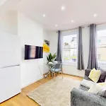 2Br Flat 5 Min Walk To New Cross Station