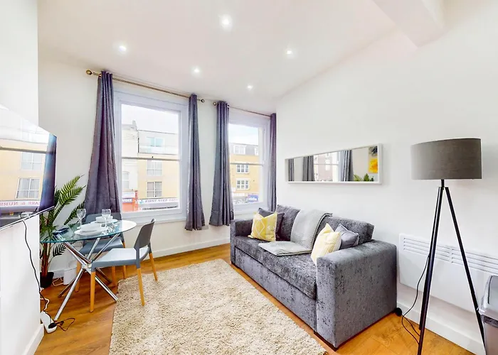 2Br Flat 5 Min Walk To New Cross Station