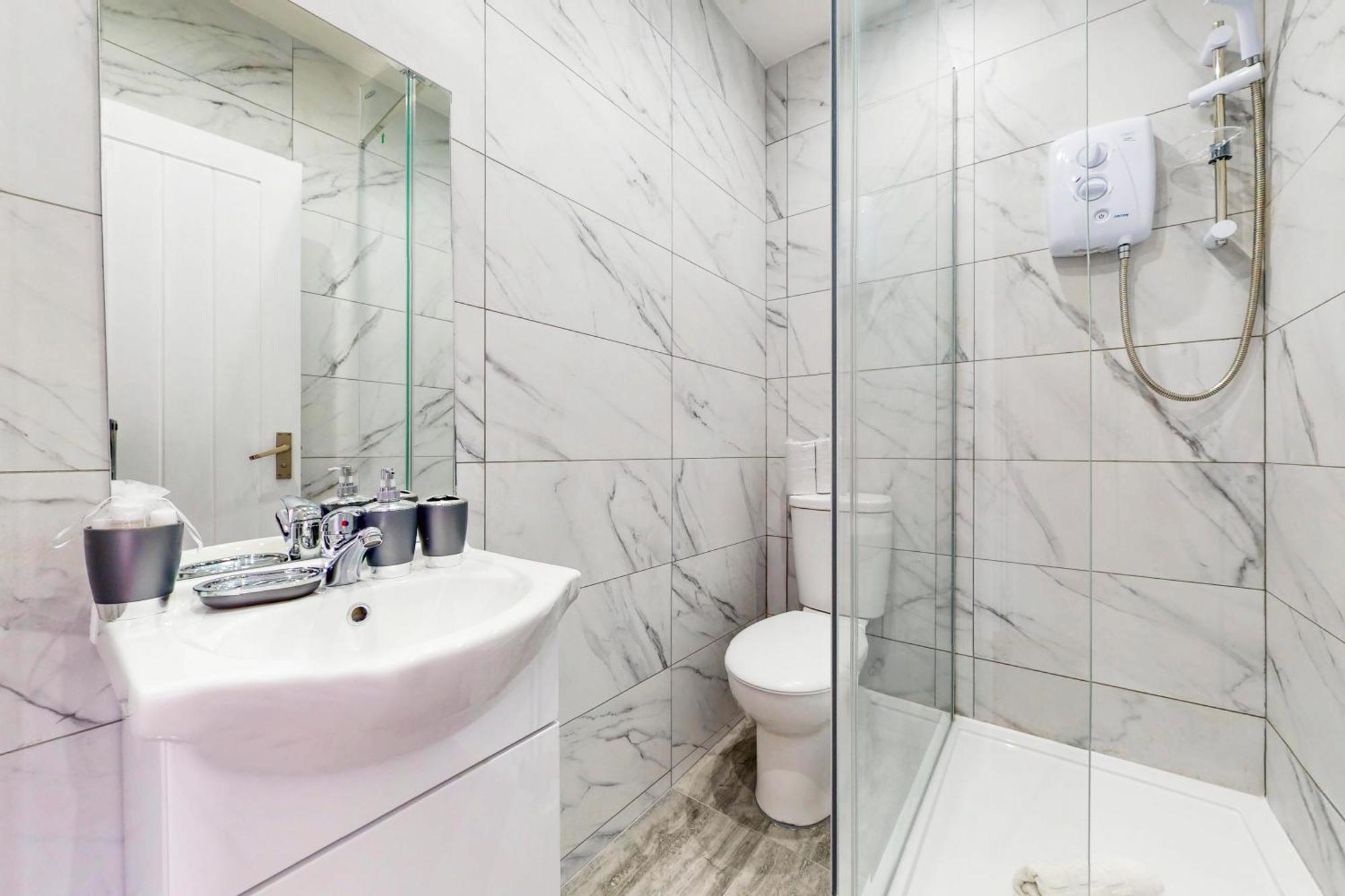 2br Flat 5 Min Walk To New Cross Station Londra