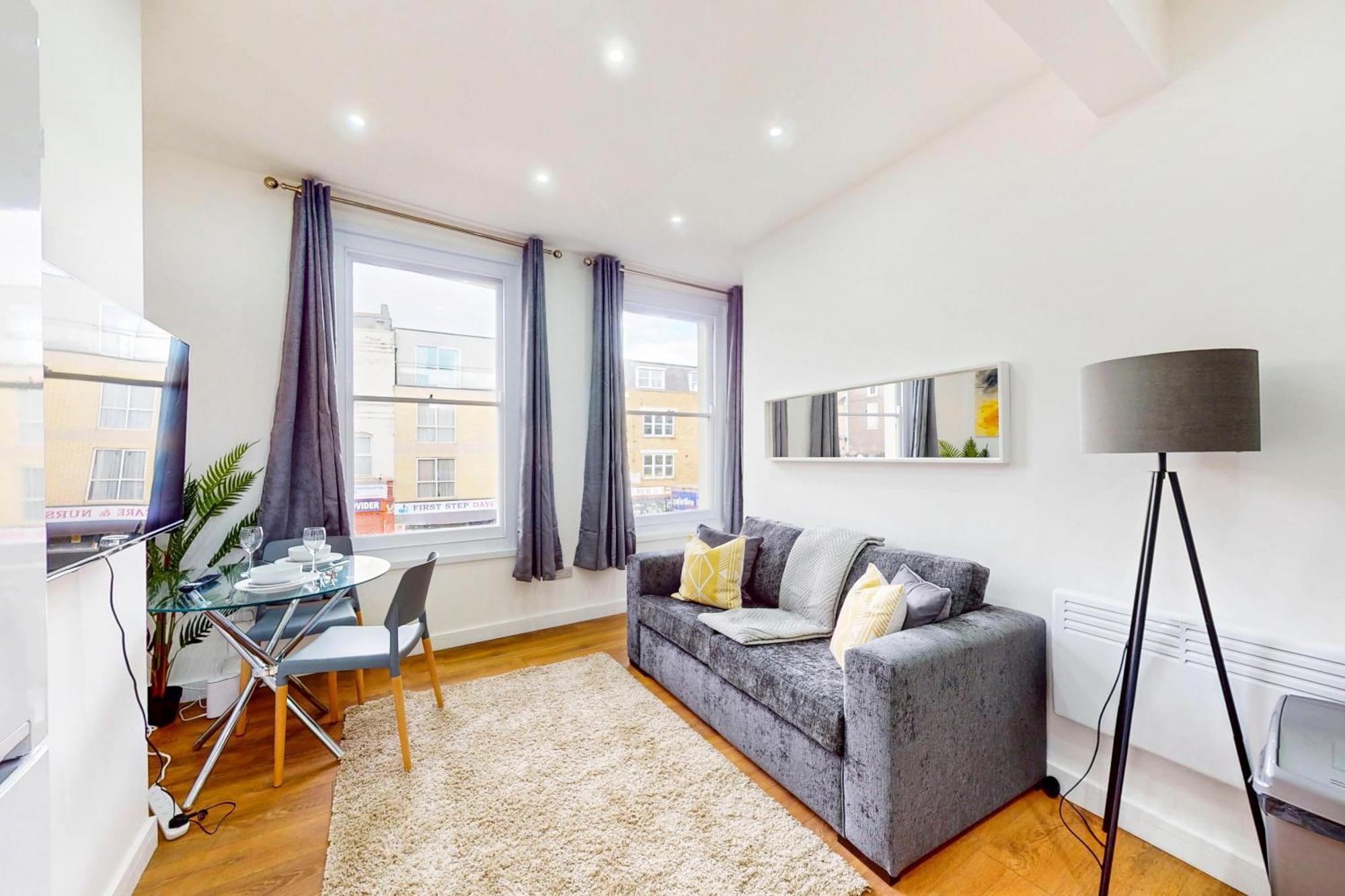 Appartamento 2br Flat 5 Min Walk To New Cross Station Londra