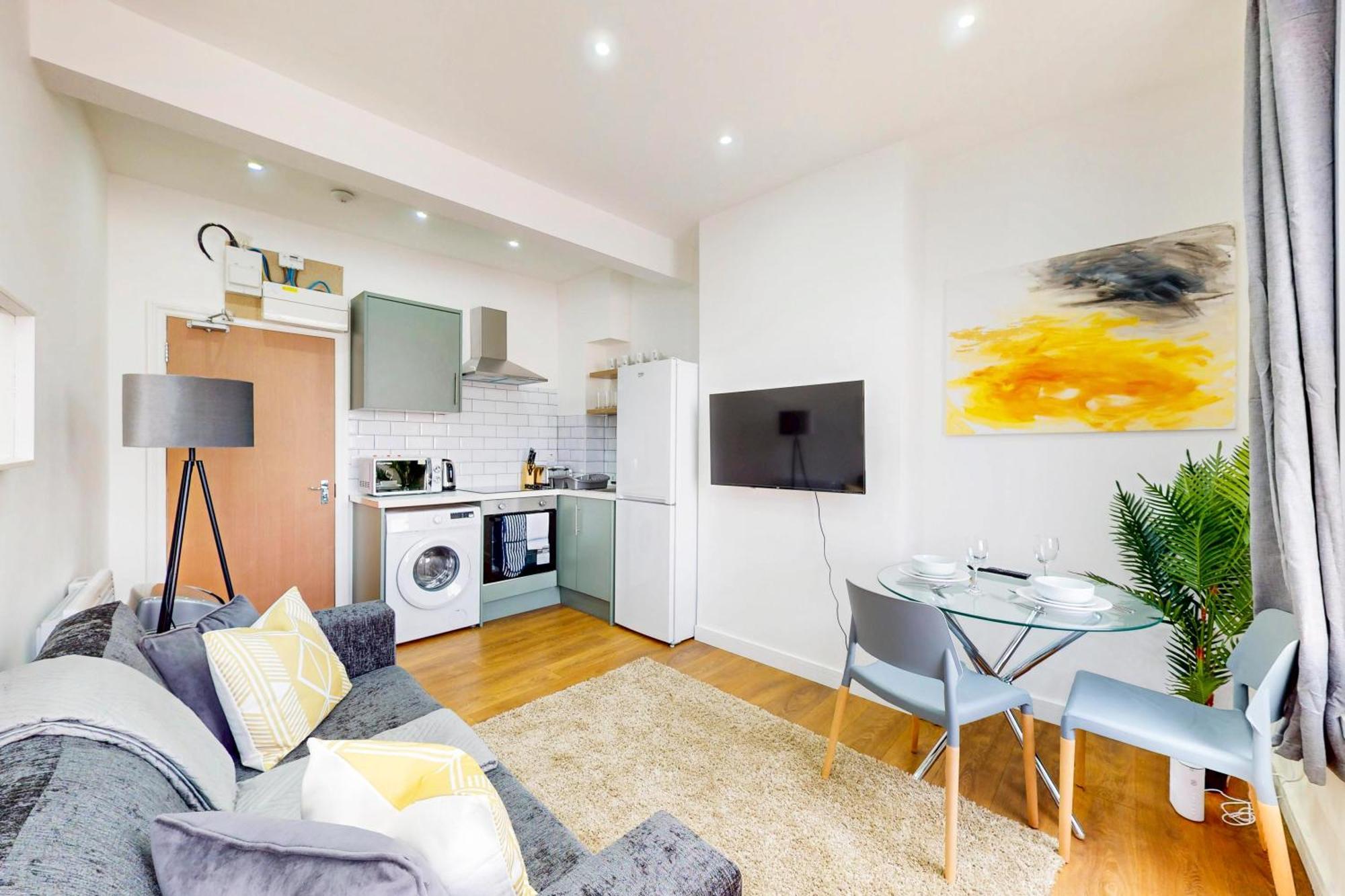 2br Flat 5 Min Walk To New Cross Station Appartamento